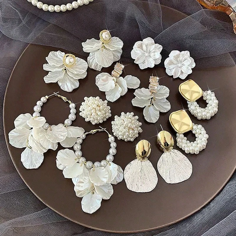 

New Trending Imitation Pearl Drop Earring Unique Design Petal Shell Pearl Dangle Earrings Female Elegant Party Ear Jewelry