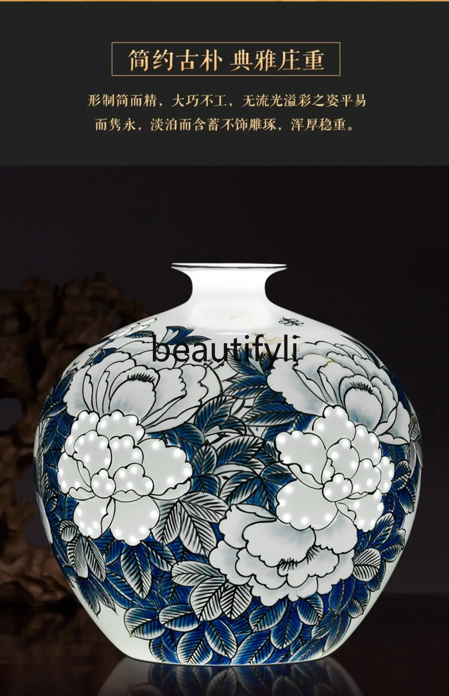

Jingdezhen ceramic vase master hand-painted blue and white porcelain Chinese living room bogu frame decoration