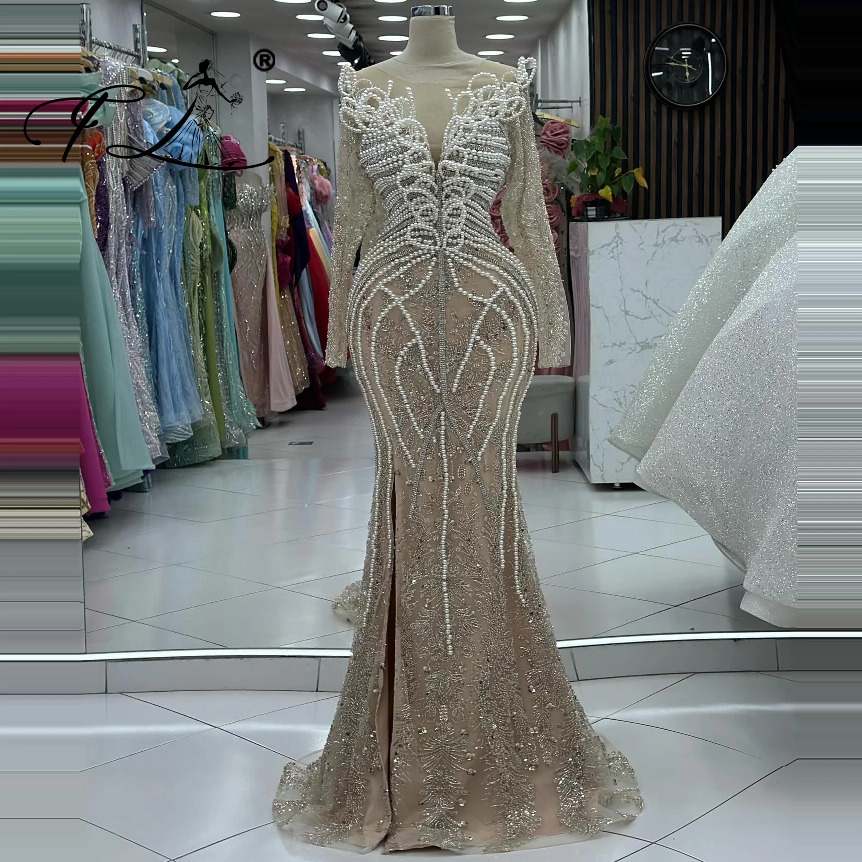 

Luxury Illusion-neckline Women Celebrity Dress Beading Mermaid Evening Dresses Customized with Eye-Catching Stone Embellishments