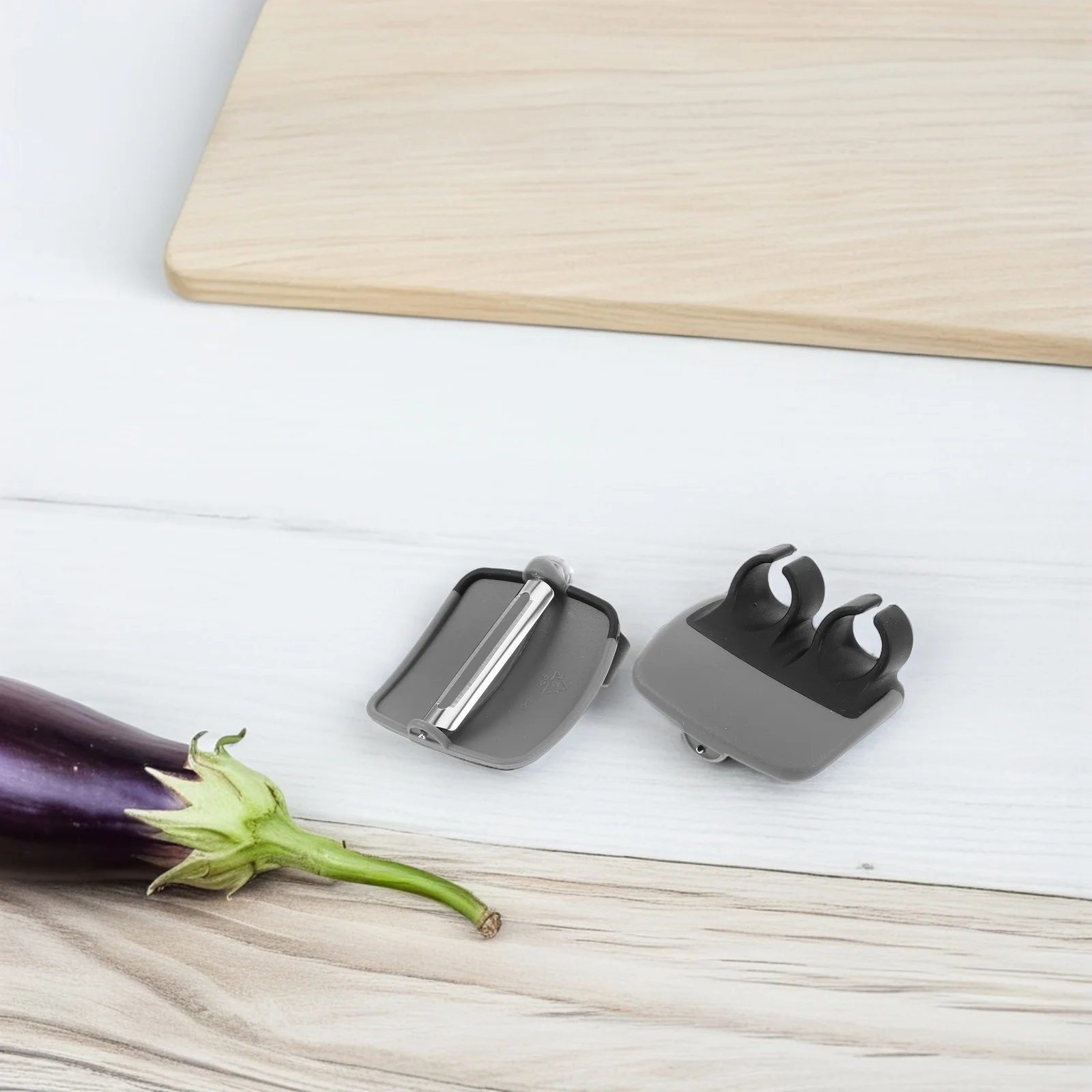

4pcs Stainless Steel Vegetable Peeler Tool For Potatoes Carrots Cucumbers Pumpkin Ergonomic Non-Slip