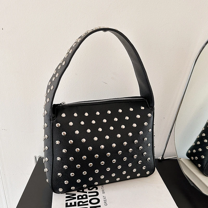 Modische Sling-Handtaschen, Shopper-Tasche, Nieten-Design, Hobo-Schultertaschen, 2024, schwarzer Punk-Stil, Unterarm-Schulter-Handtasche und Geldbörse – Detail 2
