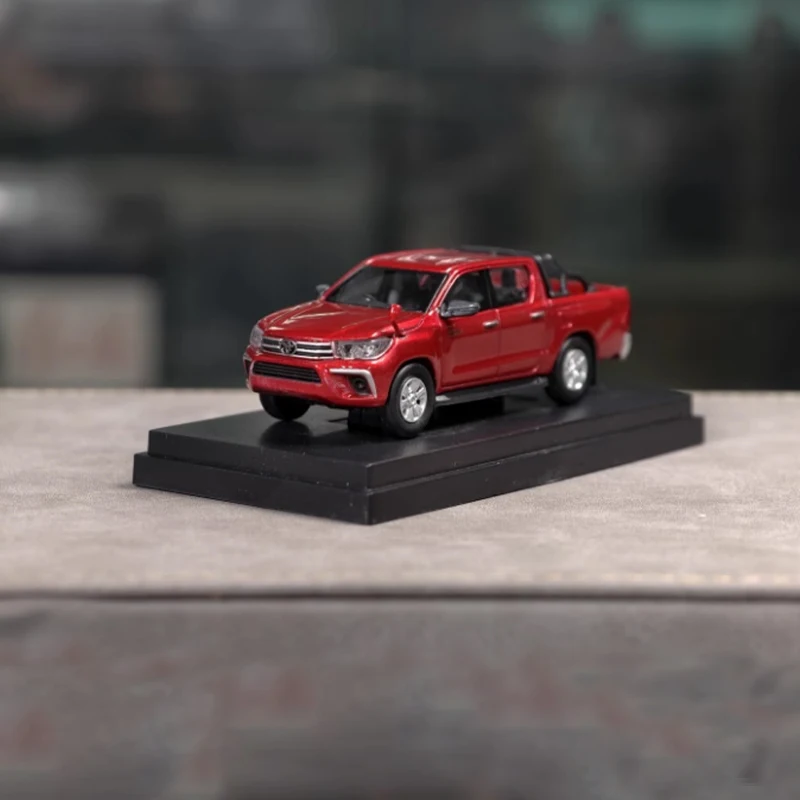 

Литая под давлением оригинальная модель из сплава Hilux в масштабе 1:64, имитация классического украшения, хобби, сувениры, коллекция подарков, статический дисплей