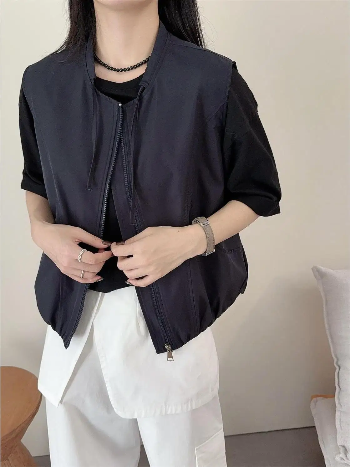 เสื้อกั๊กทรงกลมสีพื้นสไตล์เกาหลีสำหรับผู้หญิง ใส่สบายๆ ช่วงต้นฤดูใบไม้ร่วง เหมาะสำหรับใส่ไปทำงาน มีแผ่นเสริมไหล่