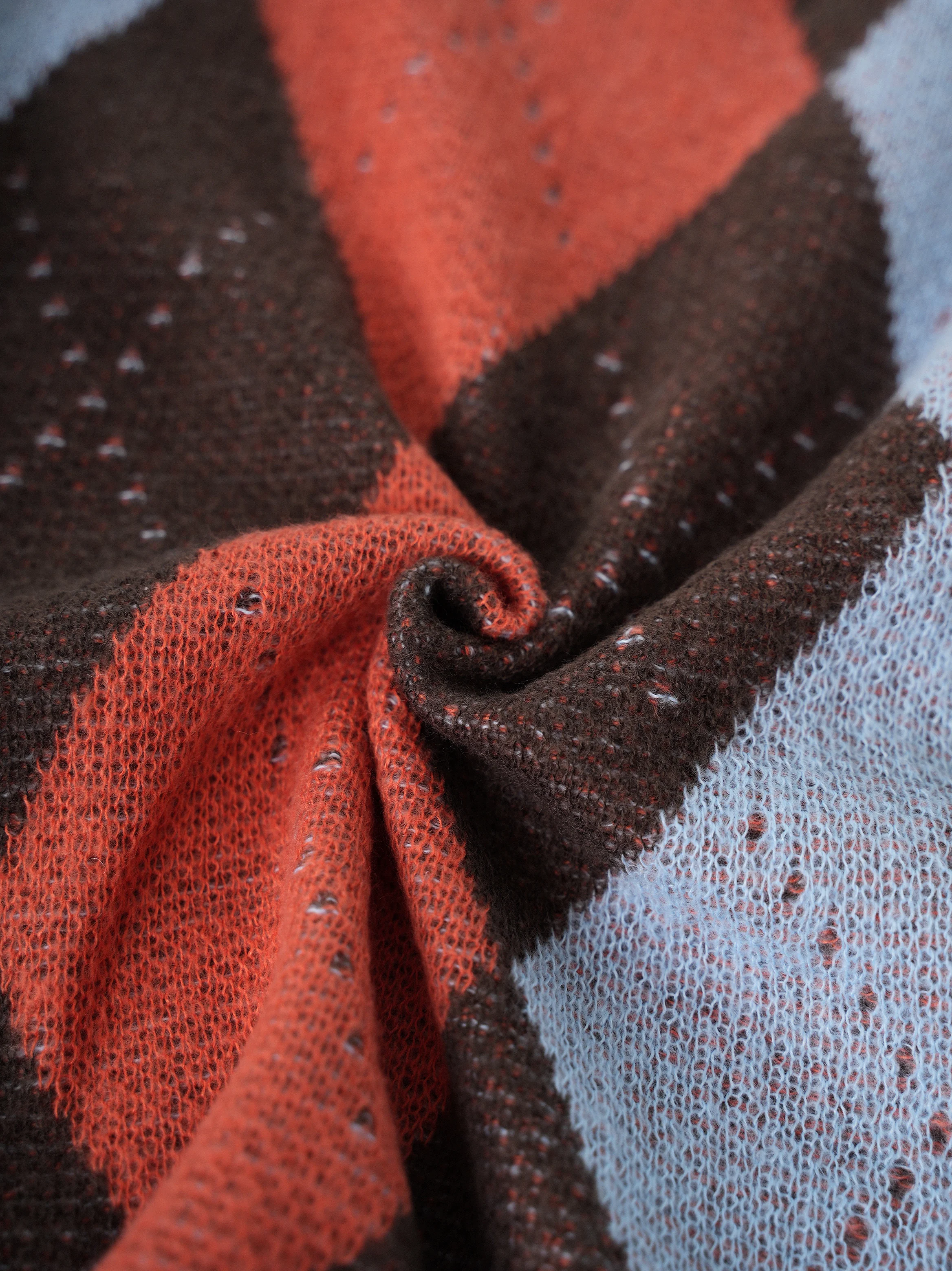 Classic diamond plaid contrast color pullover sweater, fashionable women's tops, popular wool soft knitting