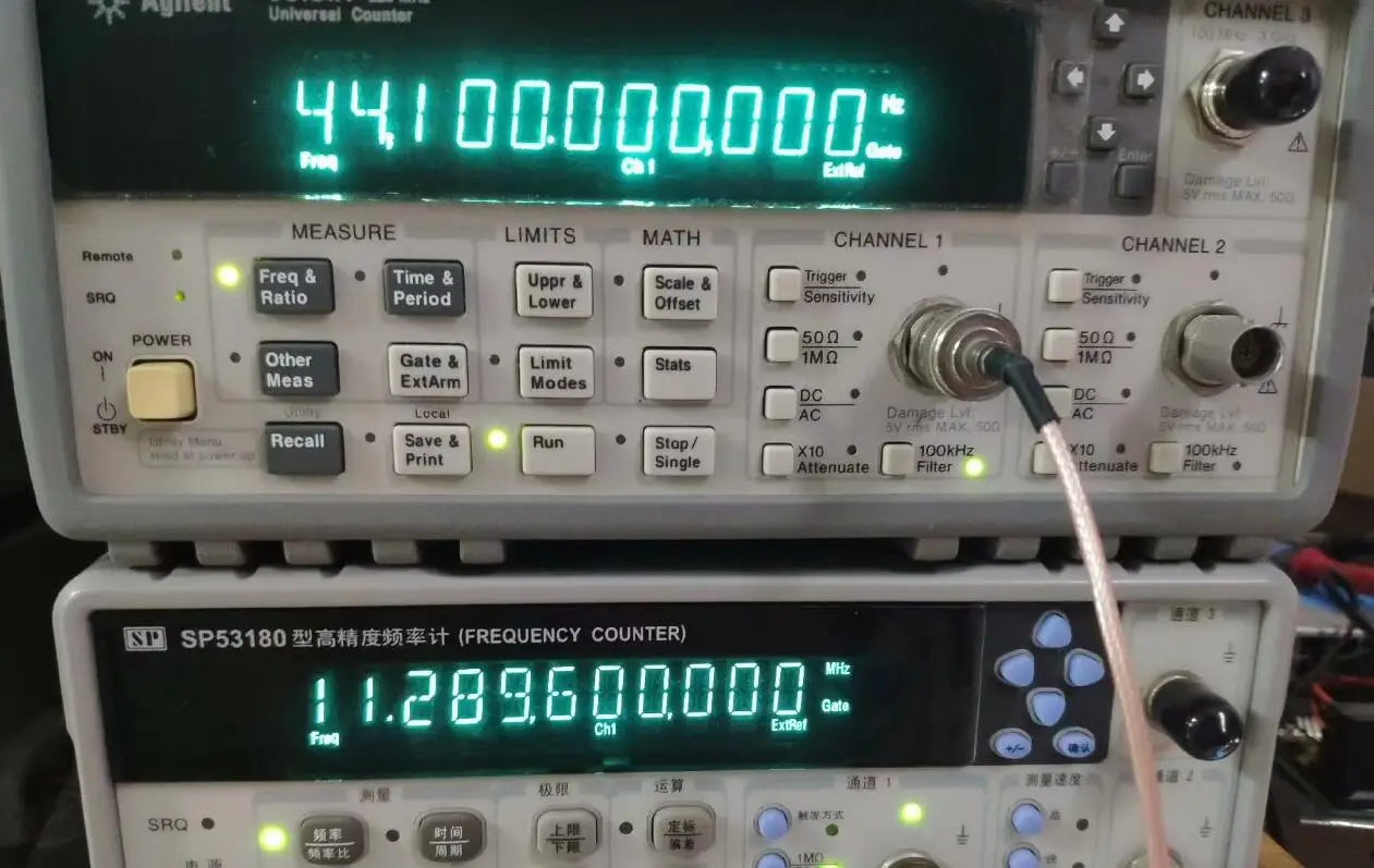 Imagem -04 - Caixa de Referência de Frequência do Relógio Ajustável Alta Estabilidade Baixa Fase Ruído 1ch Sinewave 3ch Onda Quadrada Acs3