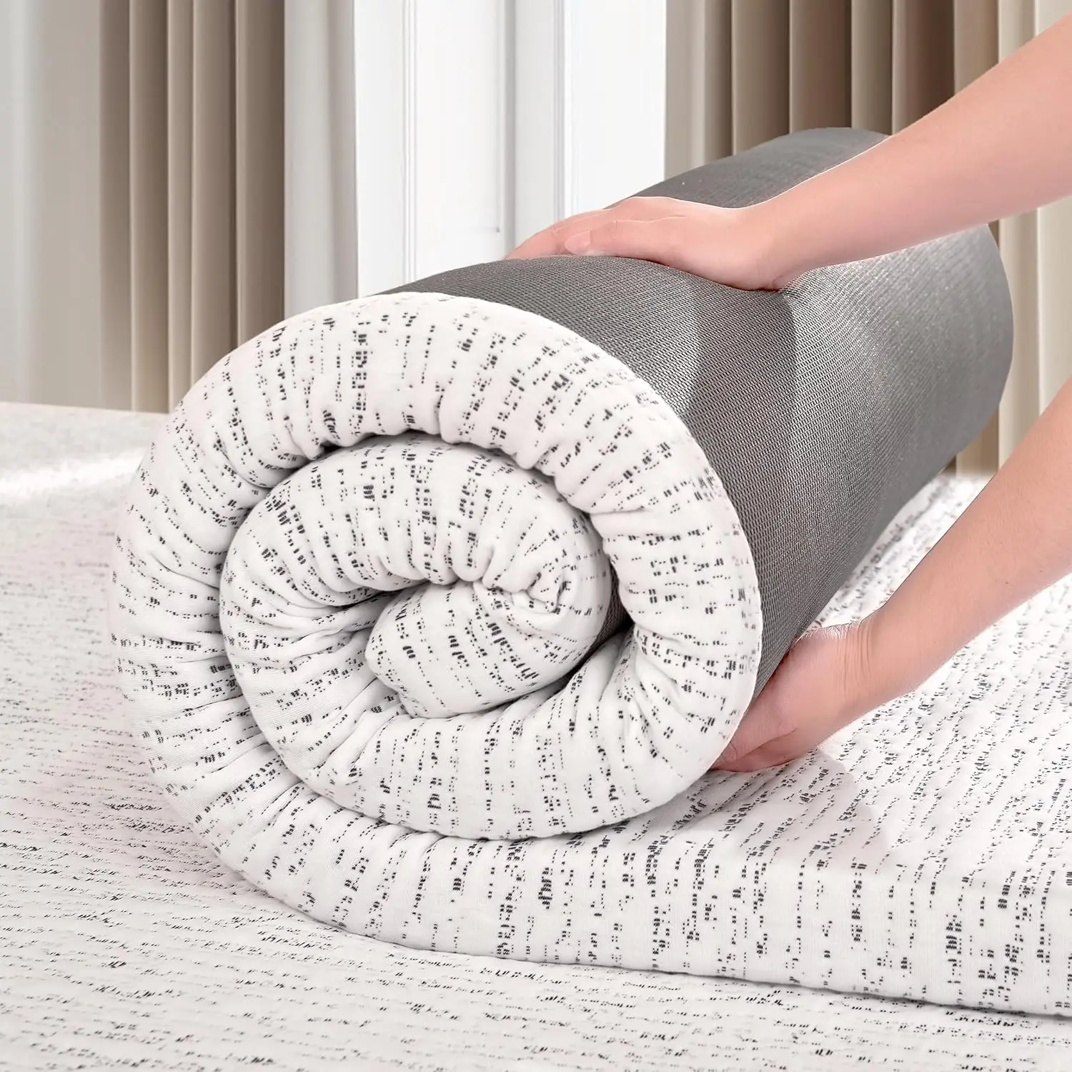 

Cooling Mattress Topper, 4 Inch Gel Memory Foam Bed Topper, Foam Mattress Topper with Cover, Soft Cooling and Pressure Relieving