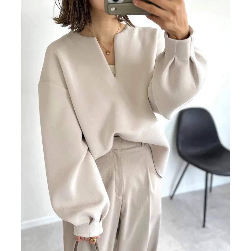 

Fall/Winter 2025 Japanese Solid Color Loose V-neck Lantern Long Sleeve Women's Casual Sweater Coat