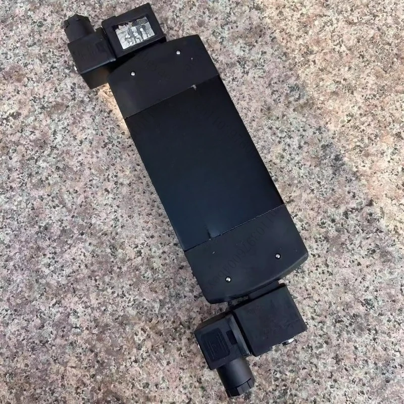 Solenoid valve G553A018MS AC220 two-position five-way 4-point pneumatic reversing valve