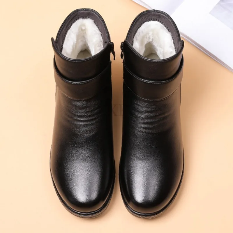 Soft Soled Soft Faced Wool Plush Thickened Mother Cotton Shoes Round Toe Flat Sole Solid Color Snow Boots Are Soft Comfortable