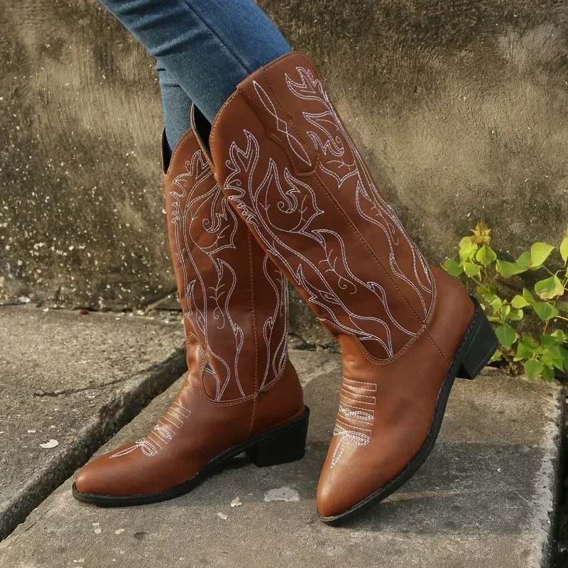 

2024 Pointy Heel Western Cowboy Boots Vintage V-neck Embroidered Brown Knight Bottas Ladies Shoes