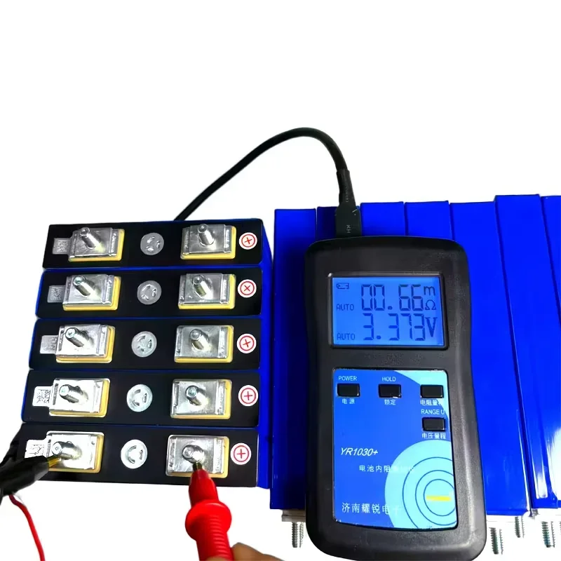 Prismatische LiFePO4-Zelle 3,2V 32Ah Klasse A Hochleistungsbatterie mit Zubehör für Elektrofahrzeuge, Golfwagen und Energiespeicher – Detail 3