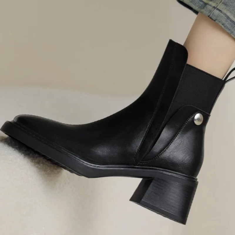 

Black Style Short Boots for Women 2025New Thick Heeled Soft Comfortable Non Slip Leather Chelsea Boot Platform Boots Botas Mujer