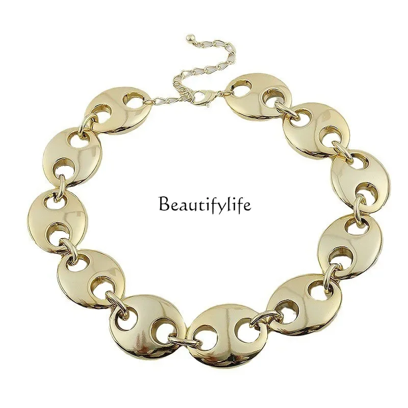 

Da Tongtong exaggerated coffee beans pig nose female new medieval gold collarbone chain