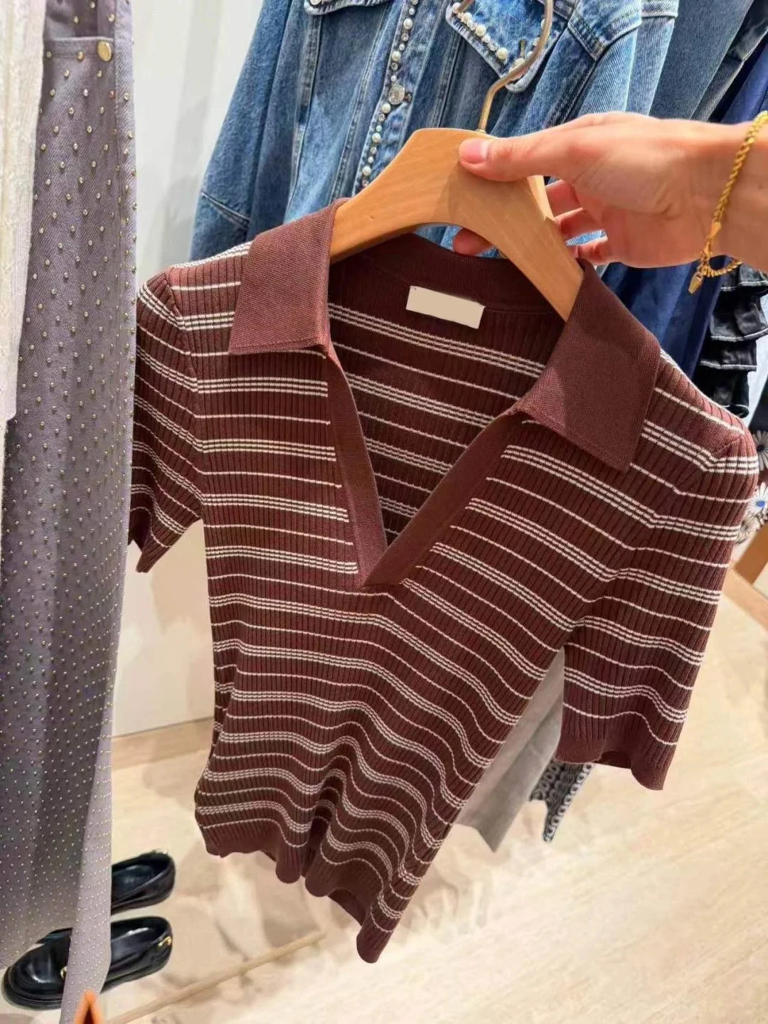 

Шикарная вязаная женская футболка с коротким рукавом, повседневный топ в полоску в стиле ретро для лета, модный и элегантный корейский стиль