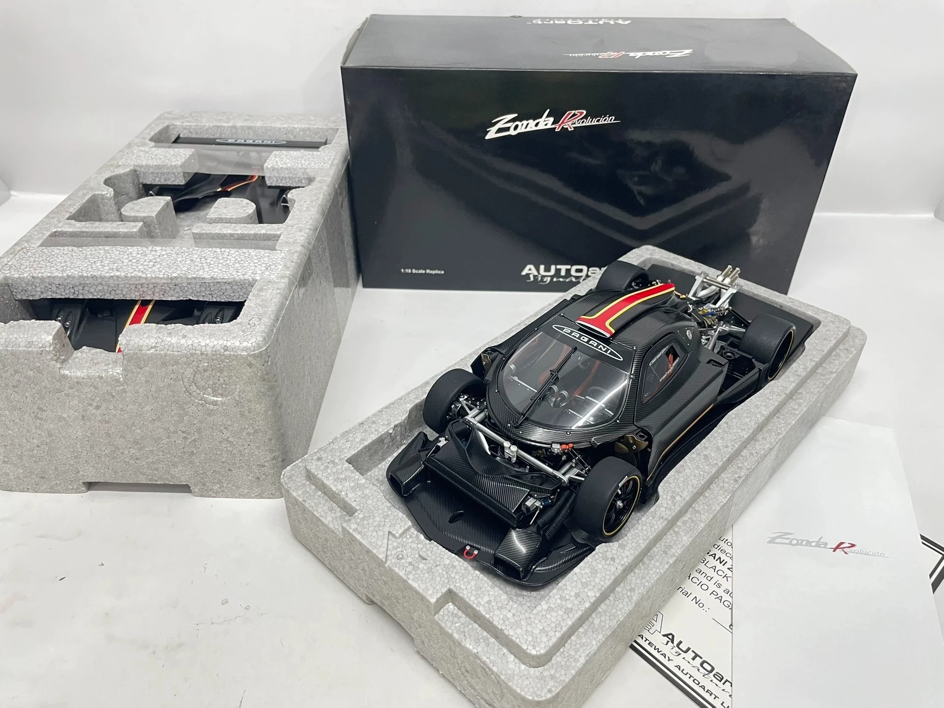 

Autoart 1:18 Zonda EVO Black Carbon Simulation Limited Edition, все открытые металлические статические модели автомобиля из сплава, игрушка в подарок