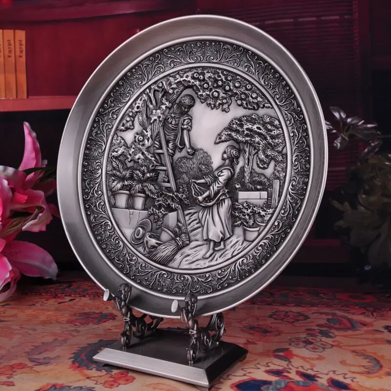 European Creative Wine Cabinet Ornament Fruit Plate Ornament Russian Style High-end Kanpan Metal Living Room Decoration