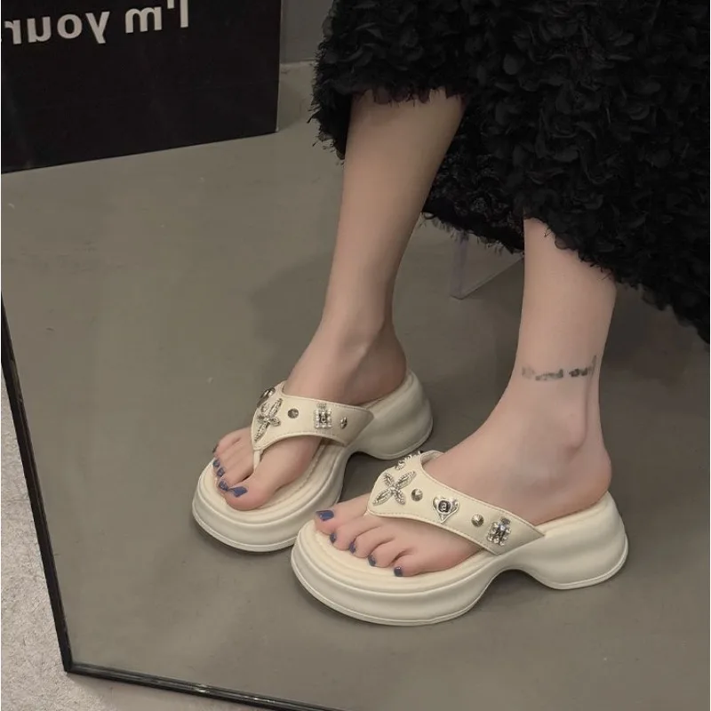 Limited Edition 2026 Summer New Style Fashion Stud Cropped Sandals with Thick Soles for Women, Casual Flat Sandals for Women