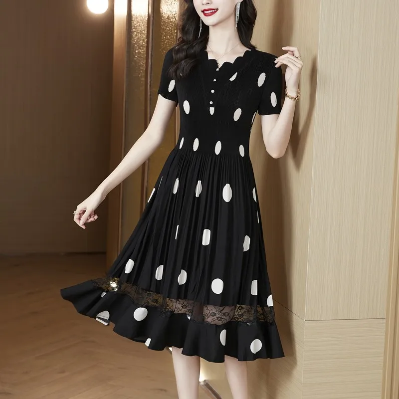 Imagem -05 - Zuo Homem ru 2023 Verão Novo Decote em v Preto Polka Dot Moda Vestido Plissado Cintura Fina Temperamento Meados de Comprimento Fishtail Hem Vestido