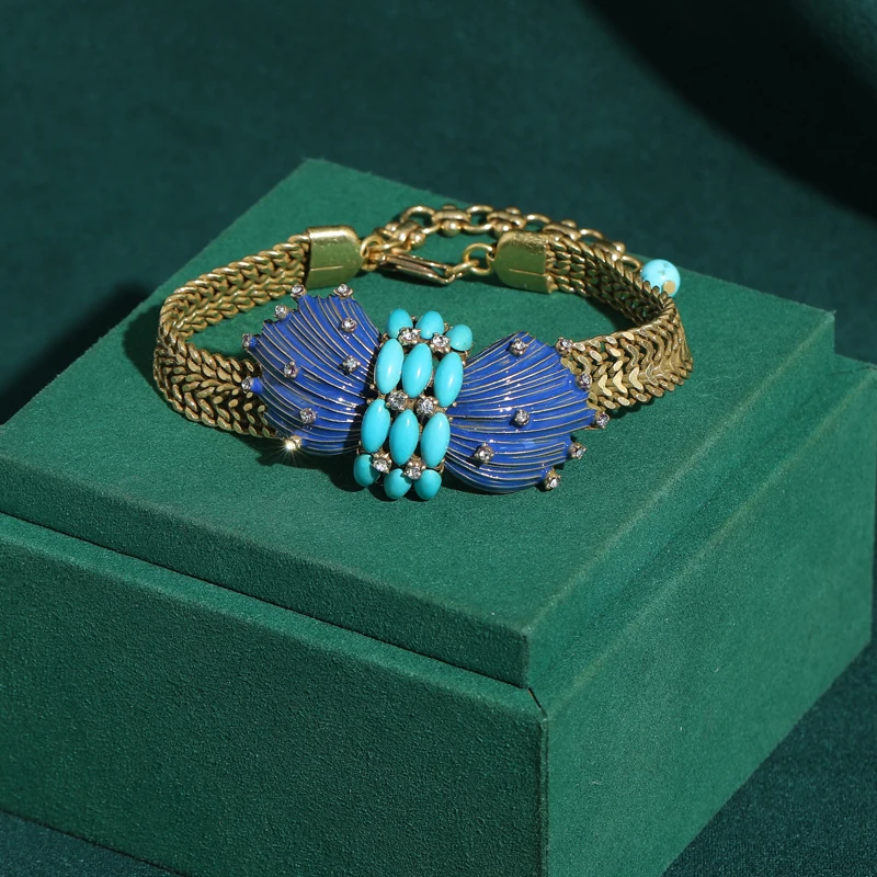 

Vintage Blue Turquoise Bowknot Antique Gold Color Chain Bracelet Natural Stone Retro Woman High Brand Designer Party Jewelry