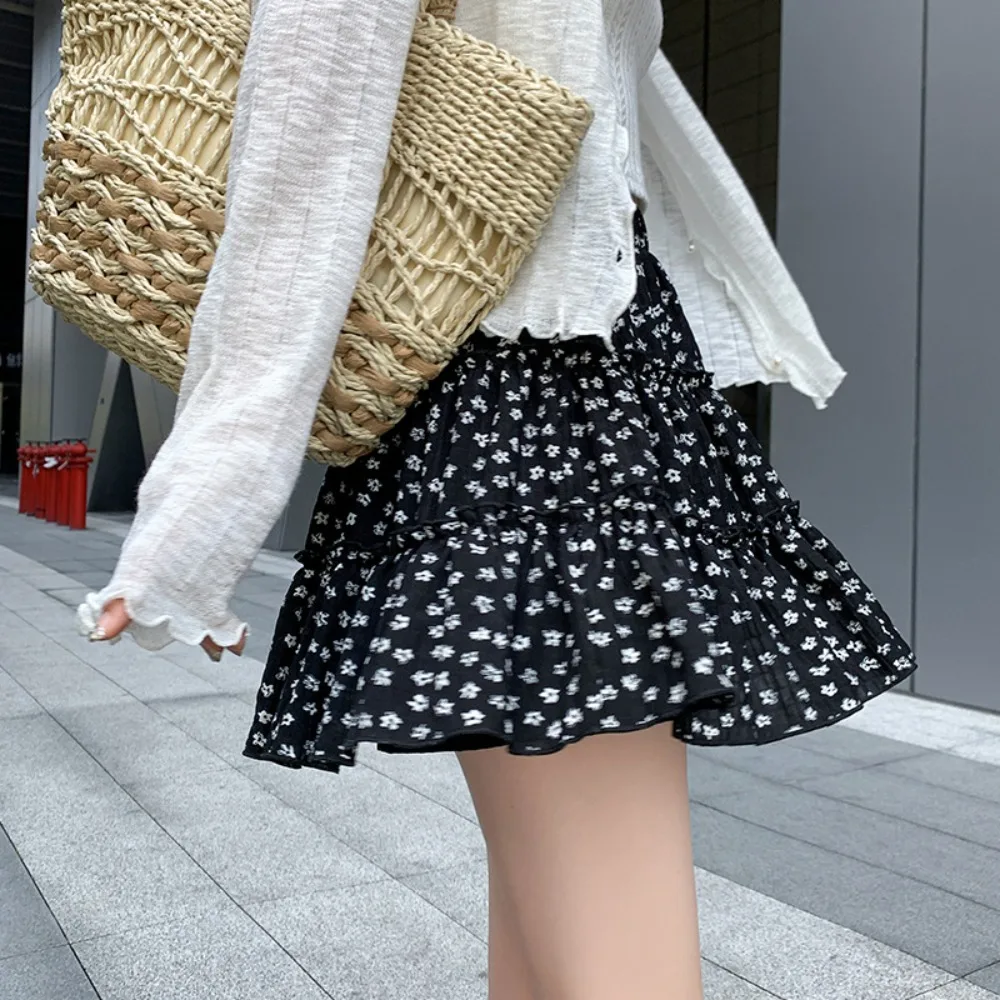 

Chiffon Floral Print Short Skirt Elastic Waist with Safty Pants Ruffled Short Cake Skirt Solid Color Women's Half-body Skirt