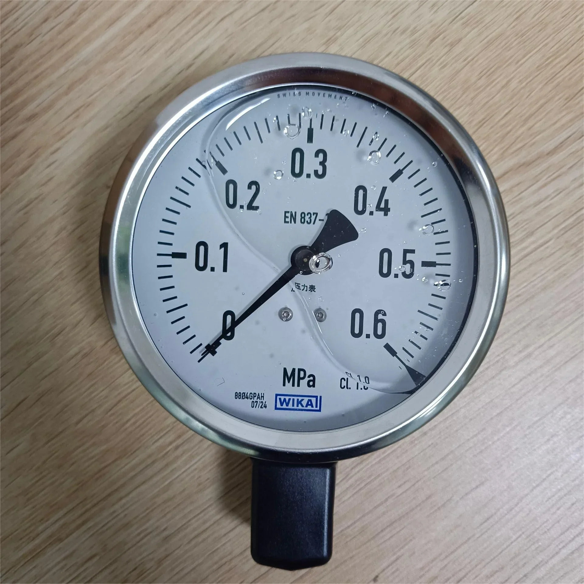 

New WIKA Pressure Gauge 213.53.100 0.6MPa G1/2B