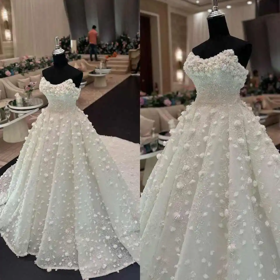 

Romantic Bridal Gowns Strapless Sleeveless A Line Wedding Dresses 3D Flowers Sweep Train Customized Vestidos De Novia