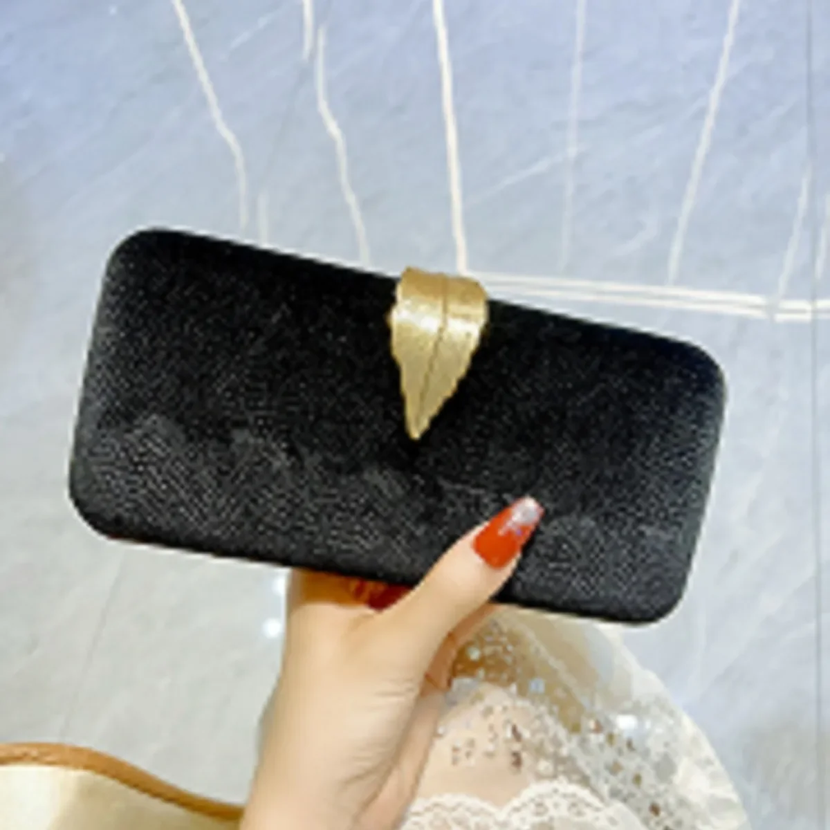 

Ladies Vintage Velvet Black Clutch Banquet Party Chain Shoulder Bag Crossbody For Women Autumn Winter Evening Bags Small Handbag