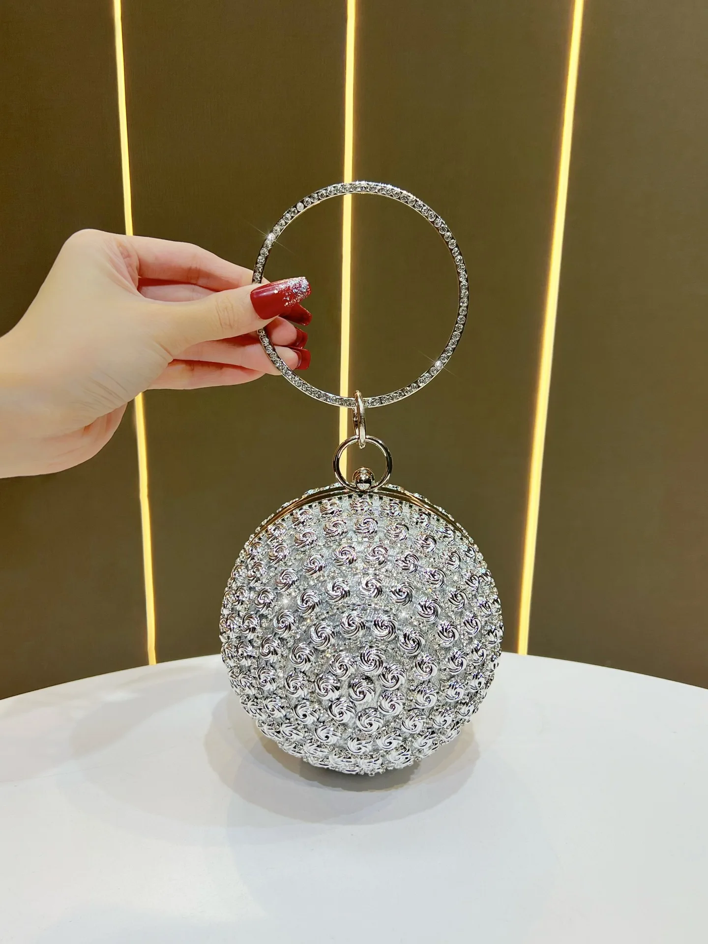 

Сумка-шар Rose Ball: Изысканная вечерняя сумочка, модная сумка с блестящими стразами, высококачественная маленькая сумка через плечо для женщин