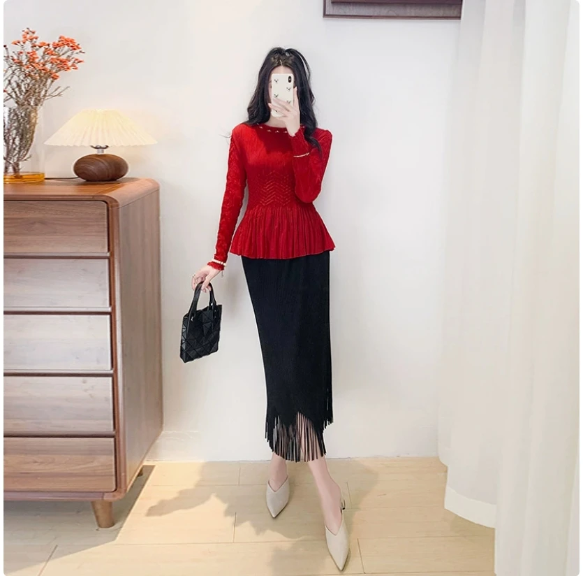 

Miyake Pleated Splicing Top for Women 2025 Season New Fashionable Versatile Solid Color Round Neck Long Sleeve T-shirt for Women