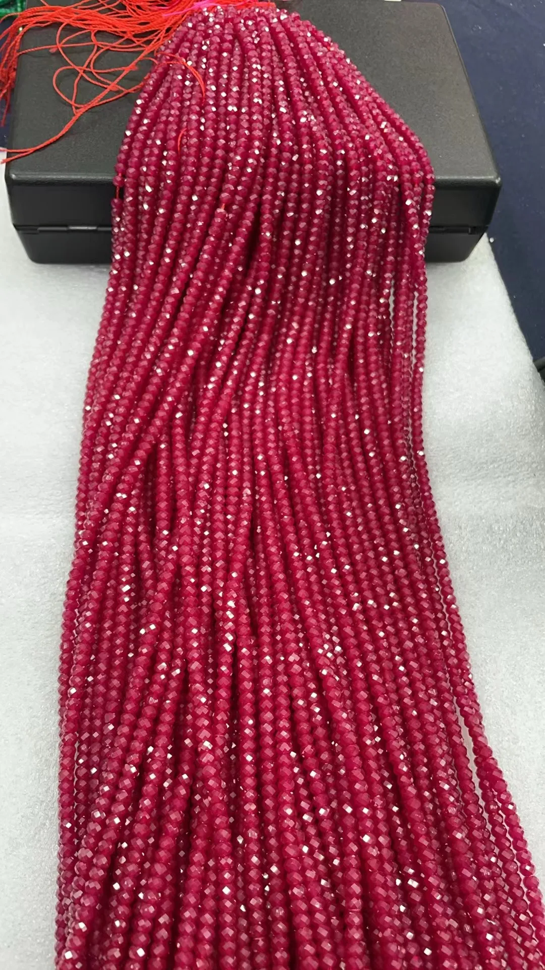 

Red corundum beads cuttingle3x4mm 2x3mm length38.5mm