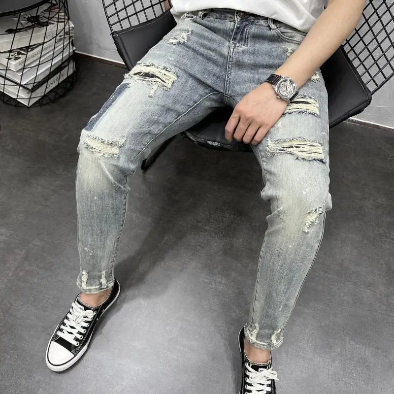 Korean Style Casual Slim Fit Denim Jeans for Men with Ripped Holes Small Feet for Autumn and Winter Vintage Designer Newjeans