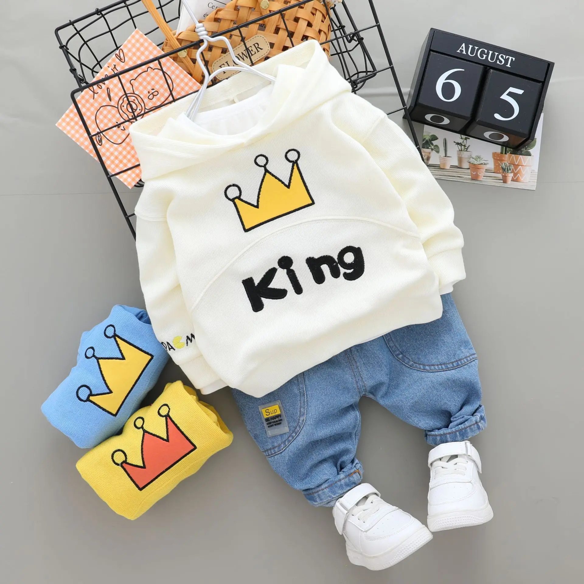 Kleinkind Jungen 2-teiliges Outfit Krone König Buchstaben-Print Kapuzenpullover Roll-Up-Ärmel Denim Jeans Kinder Frühling Freizeitkleidung Set – Detail 5