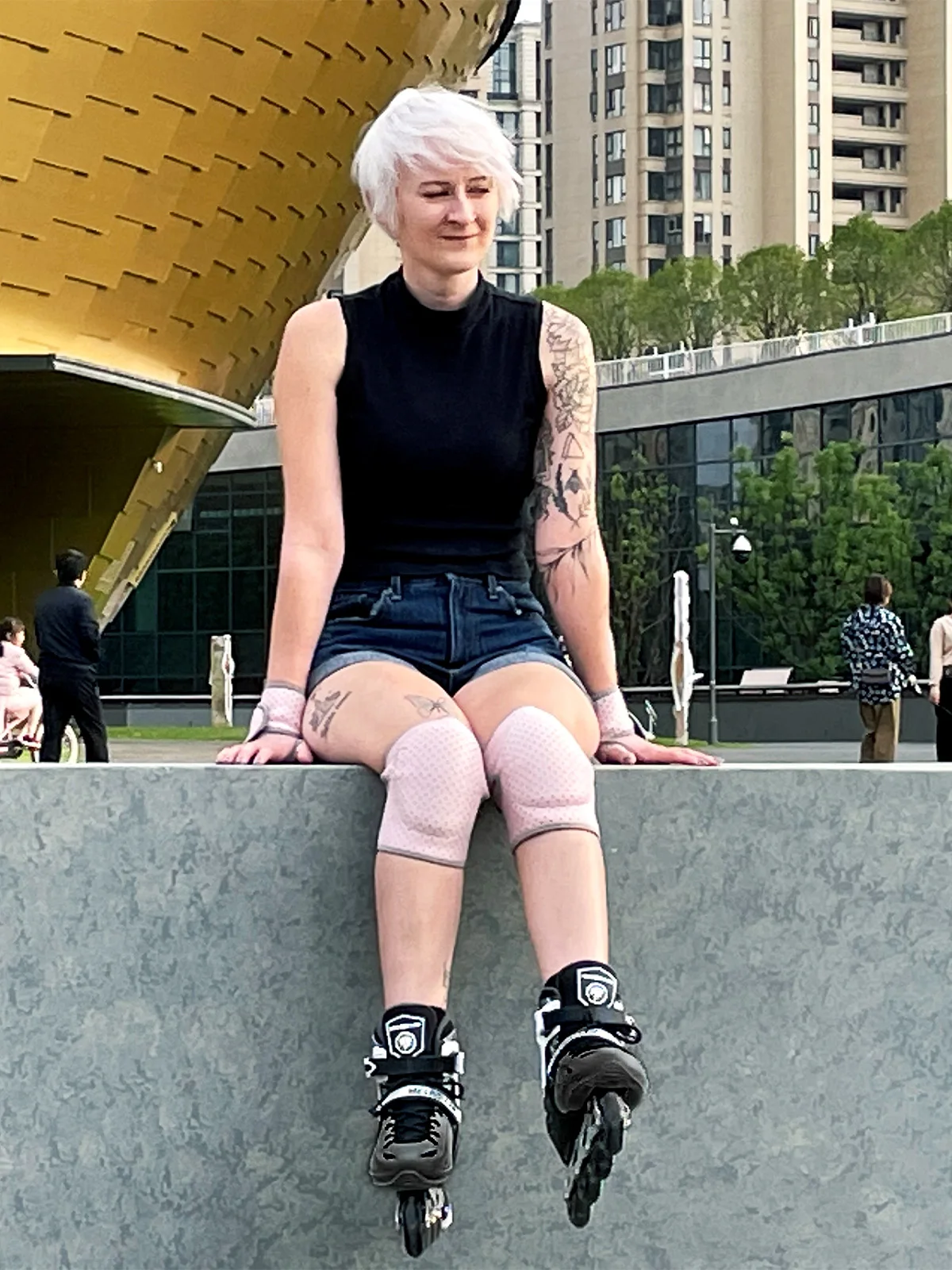 Доступный новый мигающий роликовый дизайн, регулируемый размер на открытом воздухе, высококачественная обувь для роликовых коньков для детей и взрослых