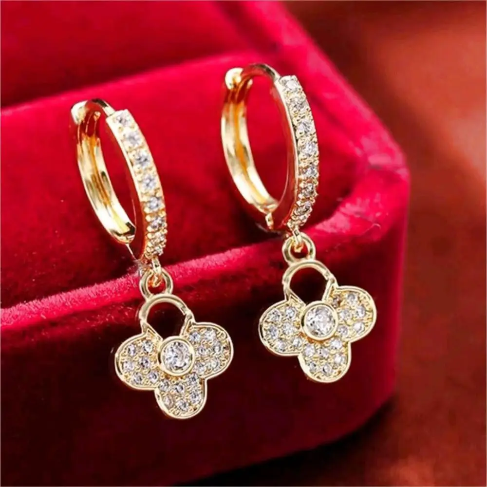 Fashion, luxury and sweet design, full diamond, 18K gold-plated four-leaf clover earrings, daily commuting, Joker 2023 selection