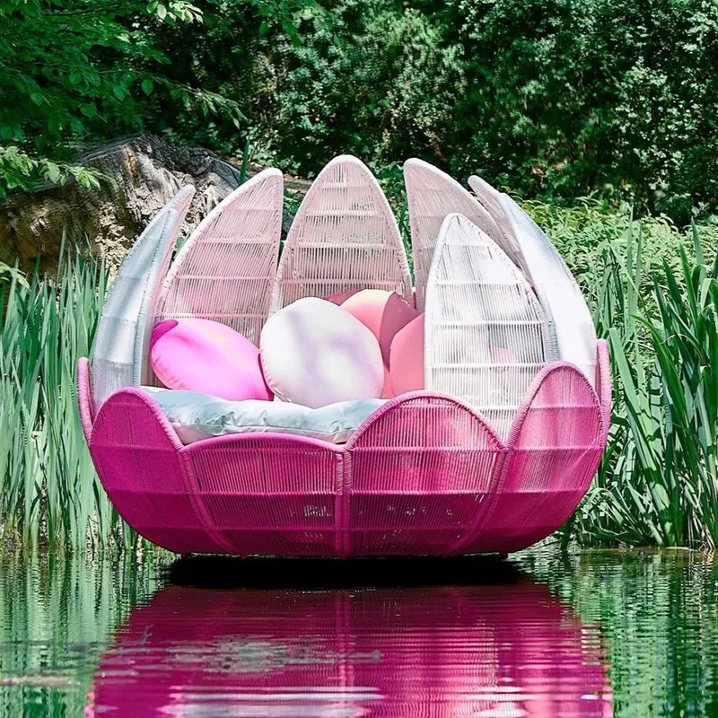 Outdoor rattan bed, creative lotus lounger, villa garden large round bed