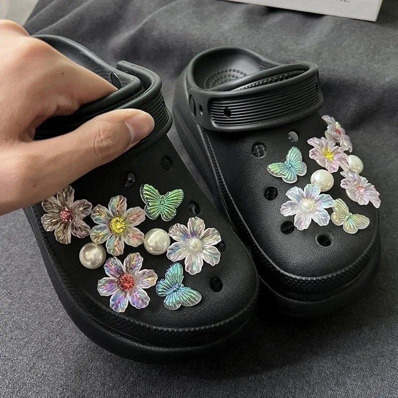

Elegant Butterfly Shoe Charms for Clogs Fashion Vintage Pearl Sandals Accessories Luxury Flower Shoe Decorations for Girls DIY