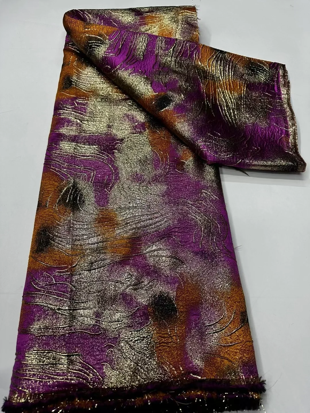 

Wholesale African High-Quality Jacquard Brocade Lace Fabric Golden Line Embroidery French Tulle for Dress Sewing Material