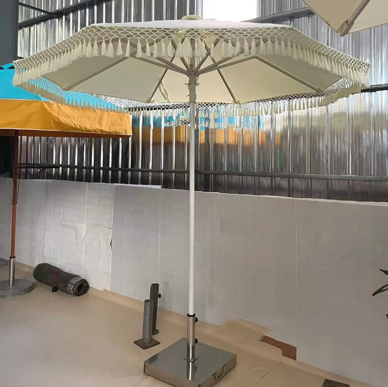 Luxury Creative Umbrella Designer Aluminum Alloy Umbrella Stand Restaurant Niche Handwoven Fringe Outdoor Umbrella
