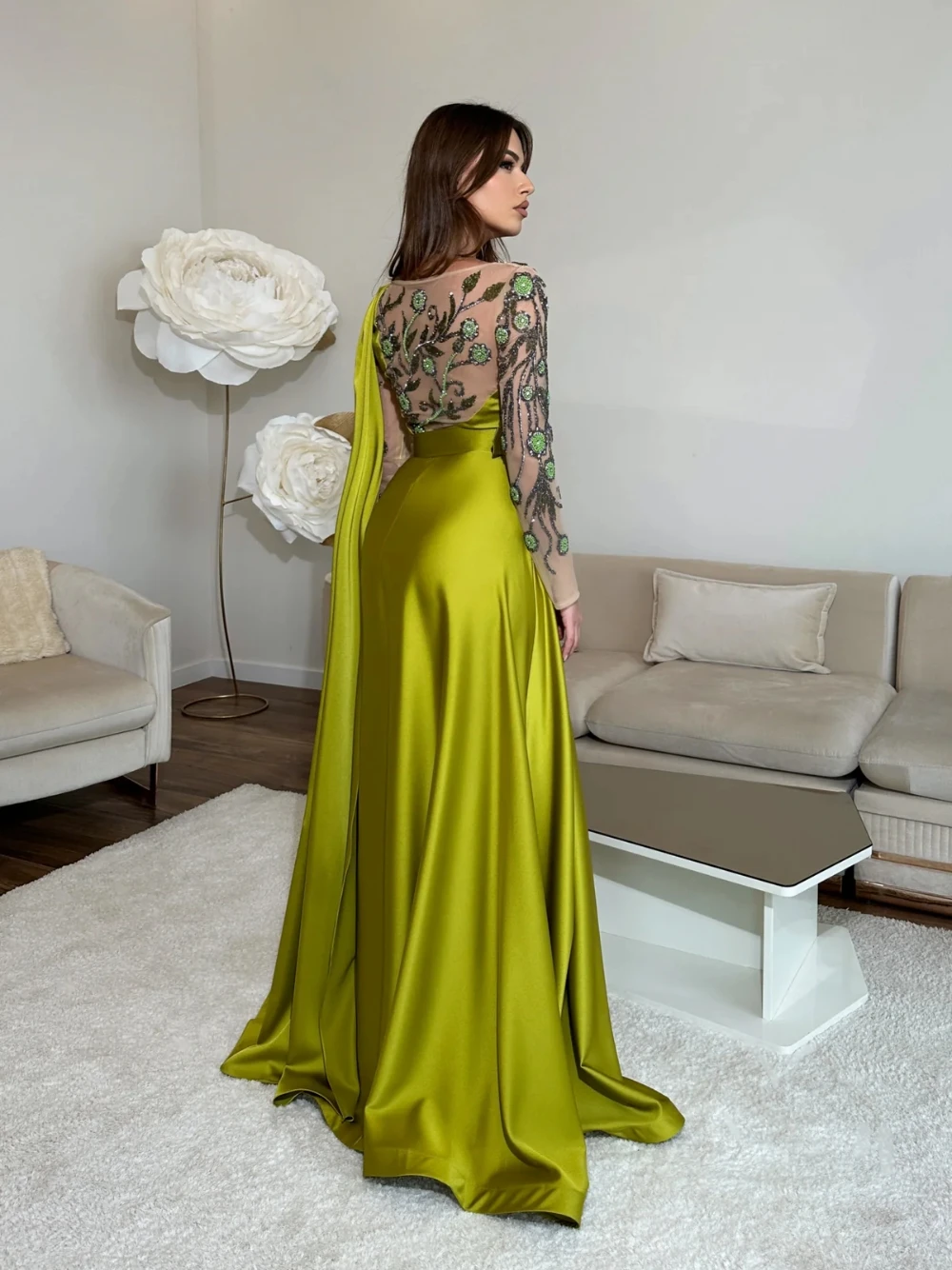 مطرز التطريز ألف خط مساء اللباس الوهم الأكمام مثير عالية الشق مخصص الحفلة الراقصة الرسمية مع الجانب الرأس ملابس شعبية