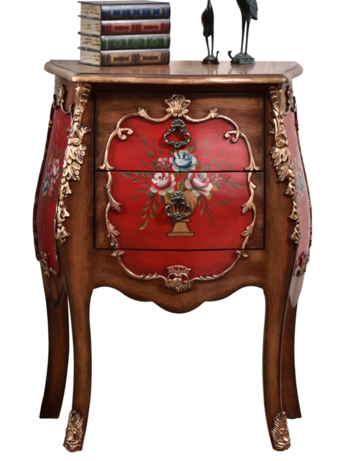 

Сколько столов там в углу дивана, гостиной, цветочного стола, спальни и прикроватного шкафа