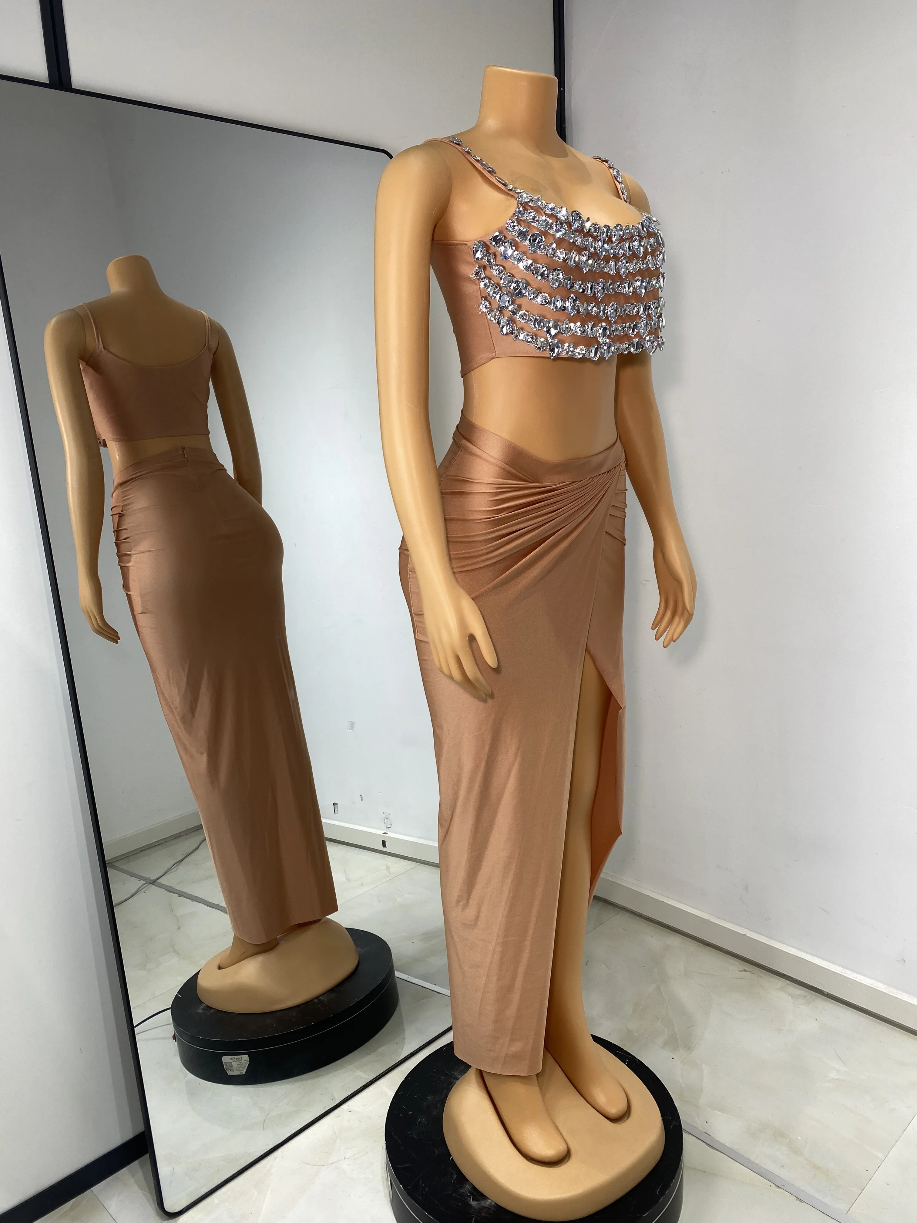 

Women Luxury Rhinestones Camisoles Crop Top And Long Skirt Two Pieces Sets High Street Evening Club Party Musical Festival Dress