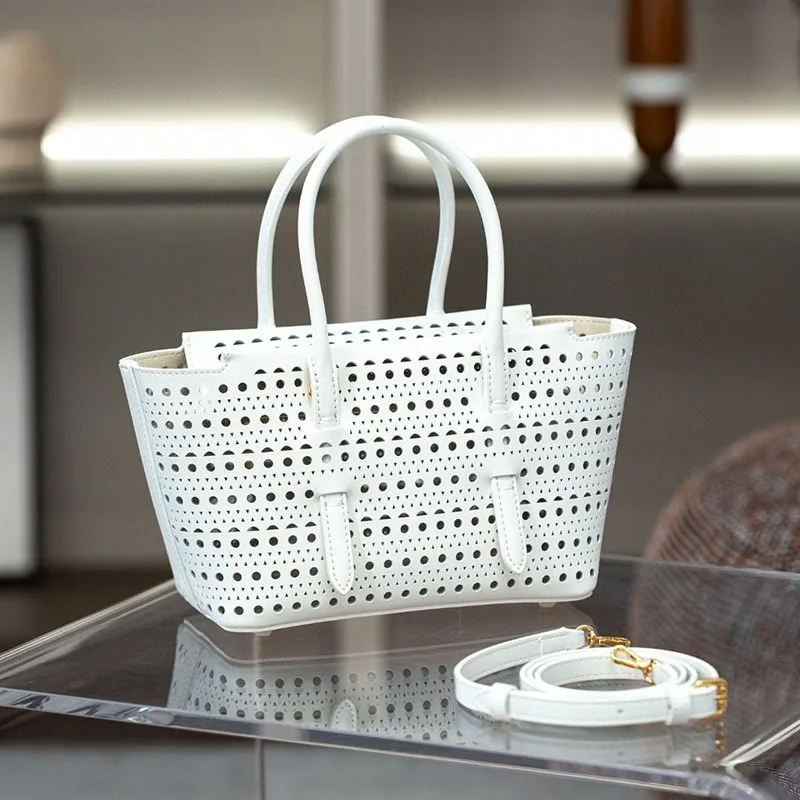 

2025 New French Niche Laser Engraved Hollow Leather Bucket Bag Simple and Versatile Korean Shoulder Messenger Bag