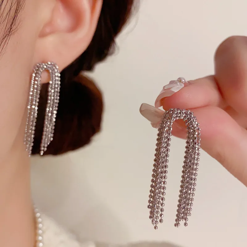Arch Fringe Dangle Cascading Shimmer Fluid Motion Statement Ear Decor Evening Party Vibe Modern Chic Jewelry Daily Accessory