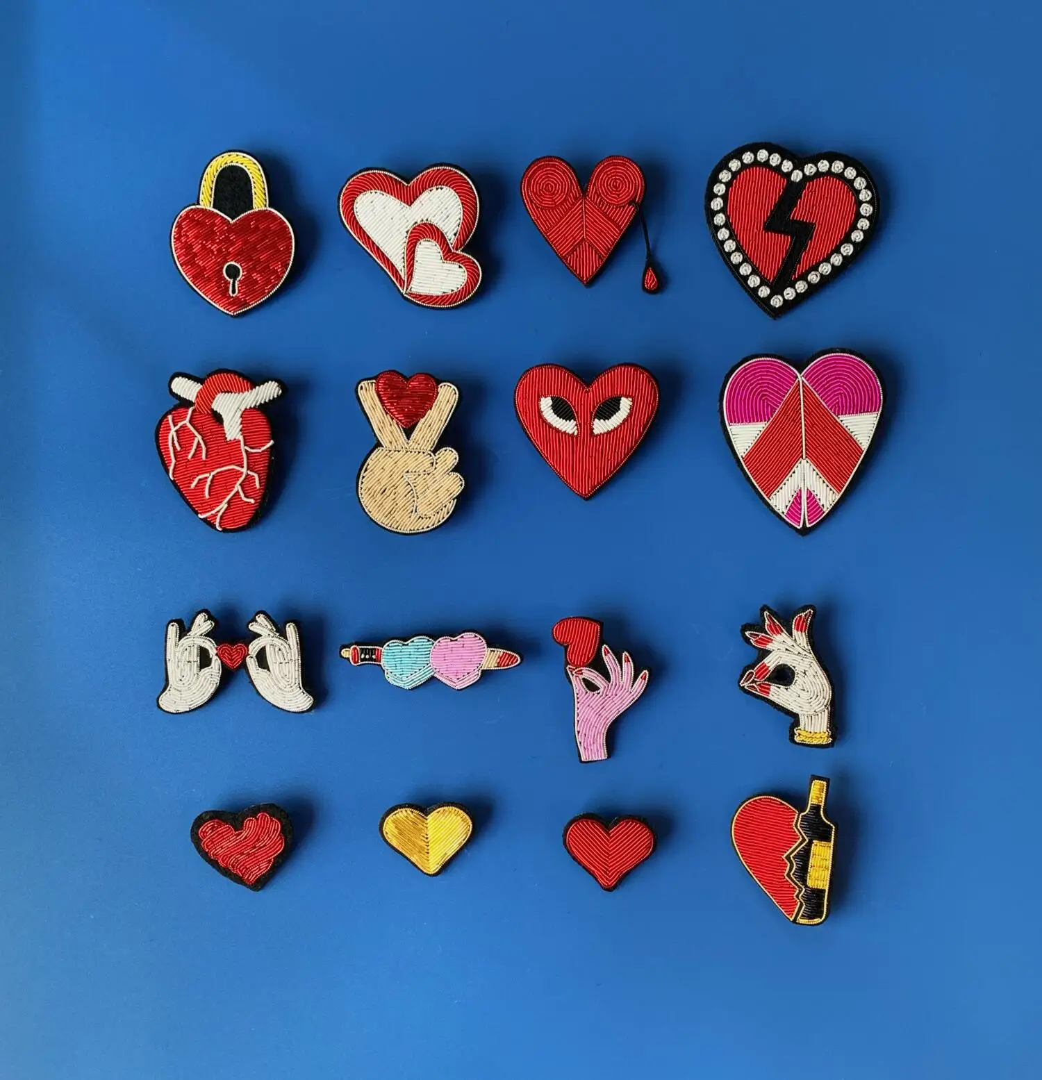 Hand embroidery red heart Fashion love Badge for DIY bag coat shoes brooch Broche Broche cardioïde