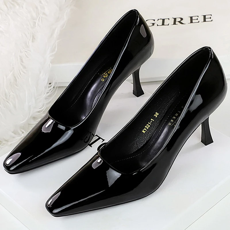 Fashion Women 7.5 cm Heels Patent Leather Women Pumps Square Head Kitten Heels Stiletto Elegant Banquet Shoes Sexy Party Shoes
