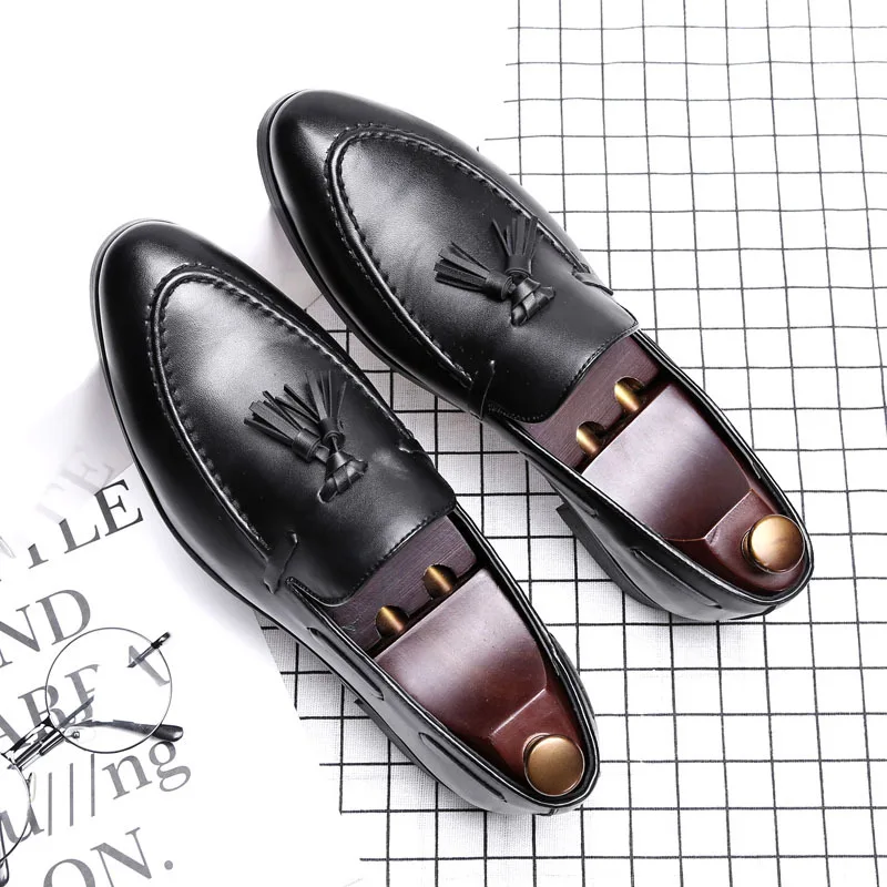 Italian Oxford Shoes For Men Designer Formal Mens Dress Shoes Leather Black Luxury Party Wedding Shoes Men Tassels Flats Loafers