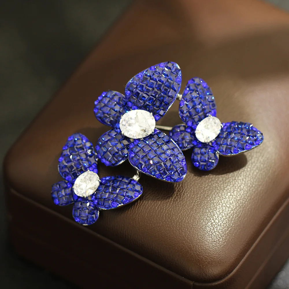 Three Overlay Butterflies Brooch Paved Square Blue Crystal Luxury Elegant Pin for Women Evening Dress Outfit Accessory