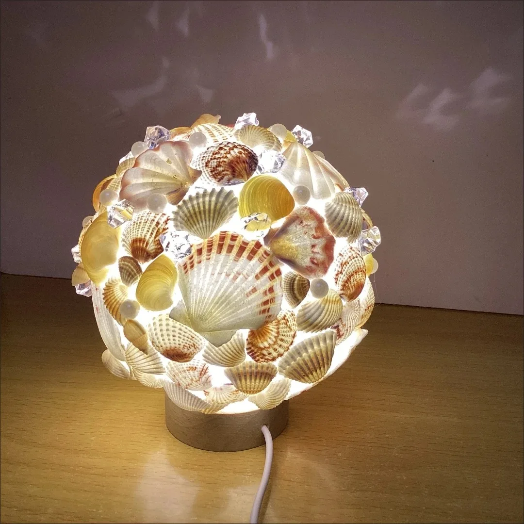 Shells DIY night lights, ideal festival gifts for your girlfriend. Self - made ones are more meaningful.