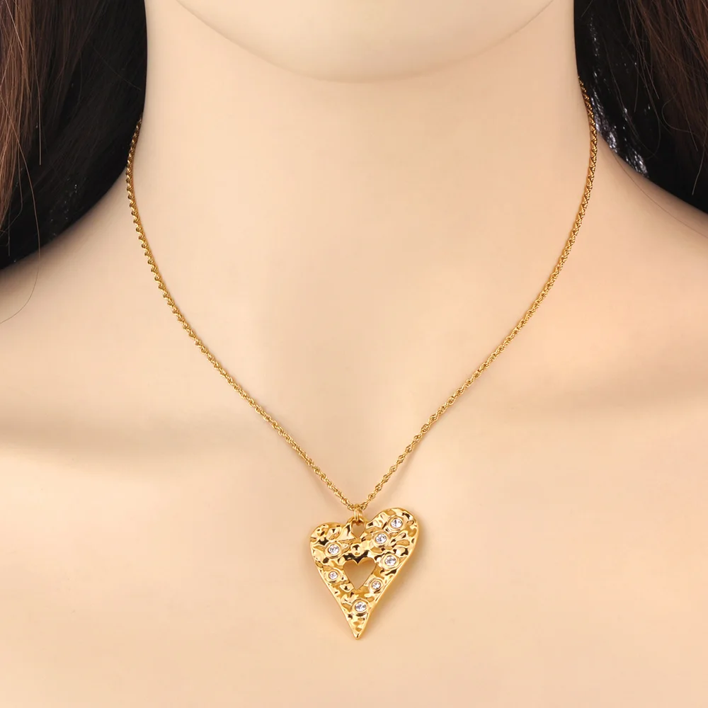 Lokaer 316l Edelstahl Bunte CZ Kristall Herz Anhänger Halskette für Frauen Mode Gold Farbe Klassische Schmuck Gala N24043