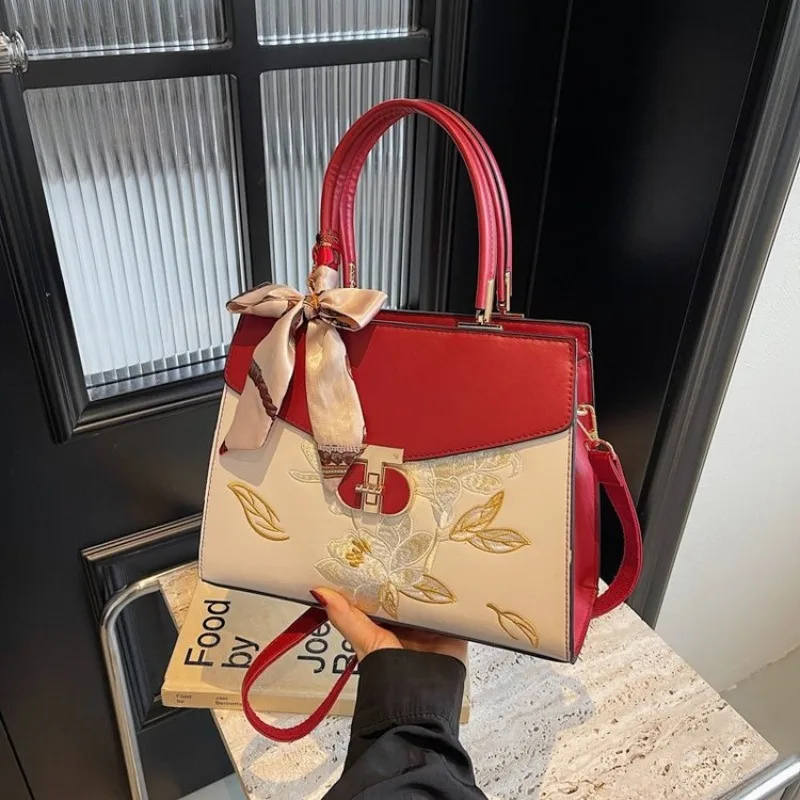 

Retro Minimalist Diaper Bag For Women Luxury Crossbody Handbag High-End Designer Elegant Large Capacity Leather Tote Bag